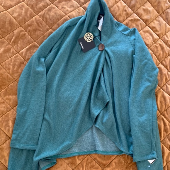 bobeau Sweaters - NWT Bobeau Fleece Wrap Sweater💙